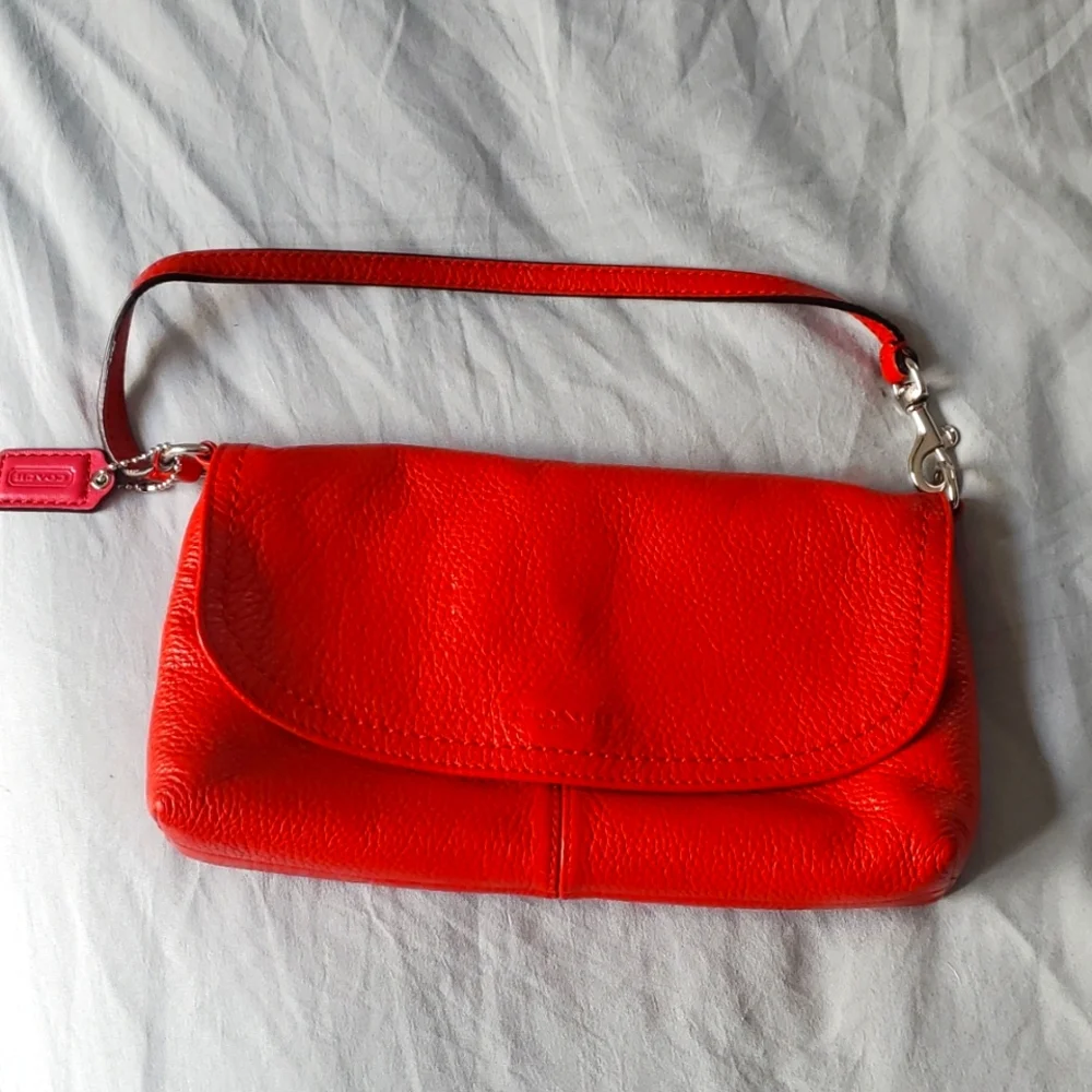 Coach clutch bag - Picture 1 of 3